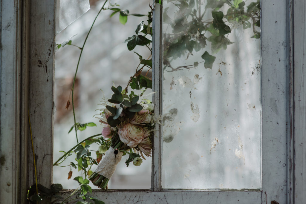 Spring rustic wedding bouquet