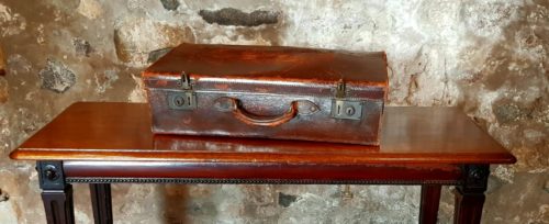 Antique Suitcase £15