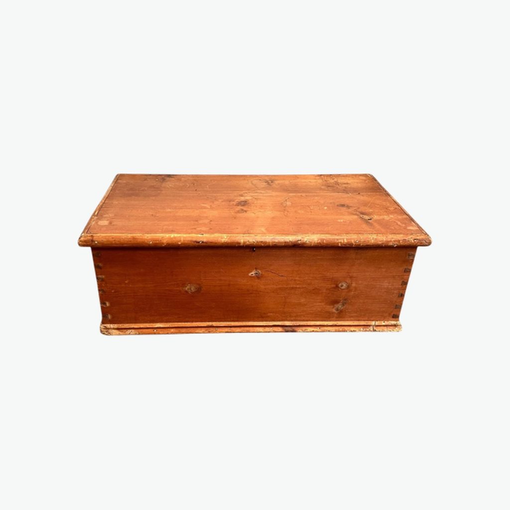 Small Wooden Kist